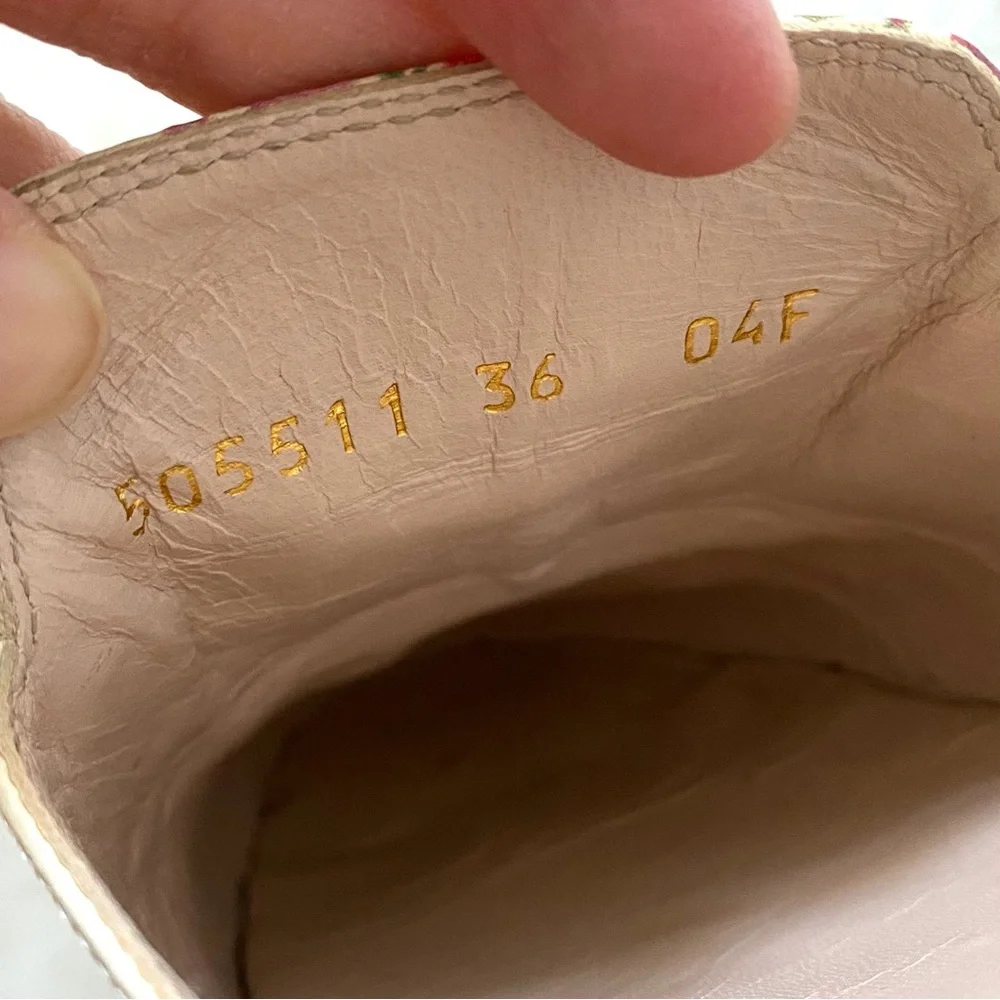 $990 Gucci Made in Italy Calfskin Stamp Allover Rose Princetown Mules Size 6 - Picture 8 of 11